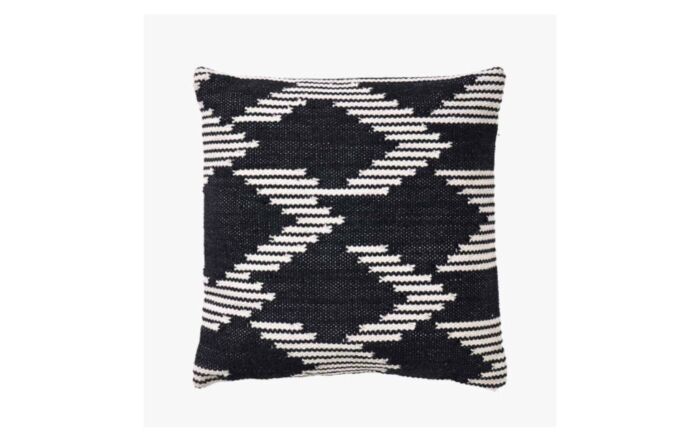 Pacific Lifestyle Indoor/Outdoor Black Chevron Scatter Cushion
