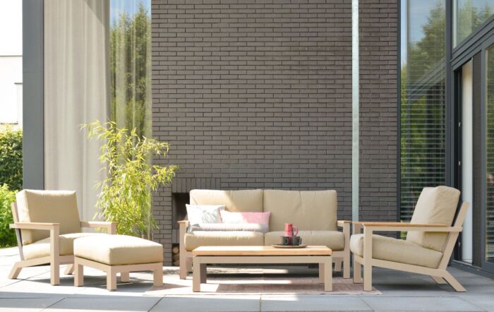 4 Seasons Outdoor Capitol Garden 2.5 Seat Lounge Bench