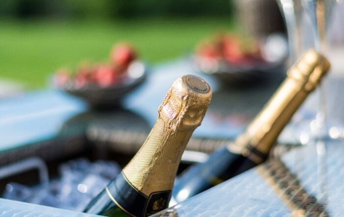 Maze Winchester Corner Sofa Set With Ice Bucket & Rising Table - Natural